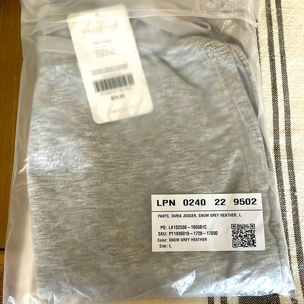 Fabletics Daria snow grey joggers size L
